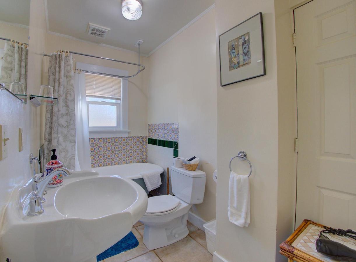 | Secret Garden Inn & Cottages