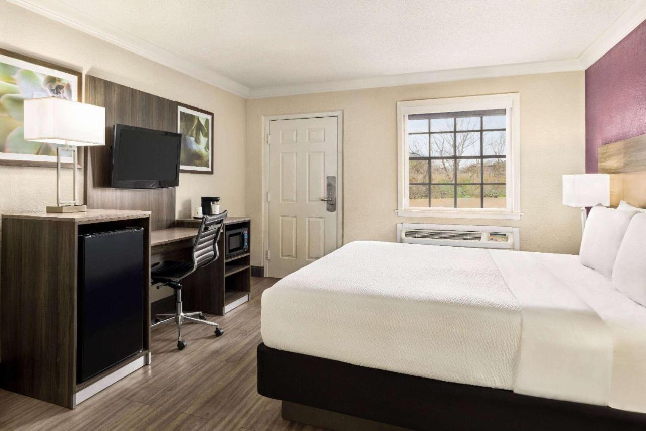 Deluxe King Suite - Non-Smoking at La Quinta Inn by Wyndham San Antonio Lackland