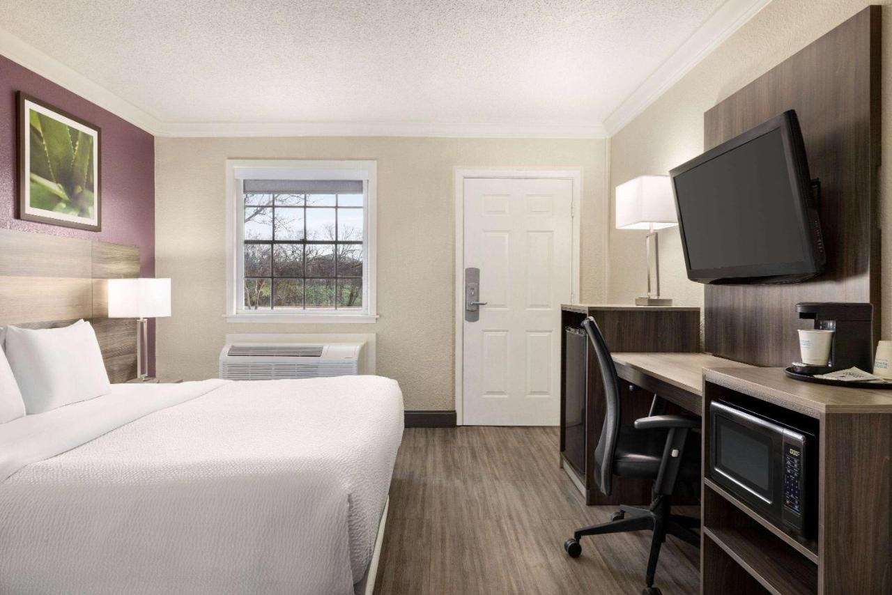 Deluxe King Suite - Non-Smoking at La Quinta Inn by Wyndham San Antonio Lackland