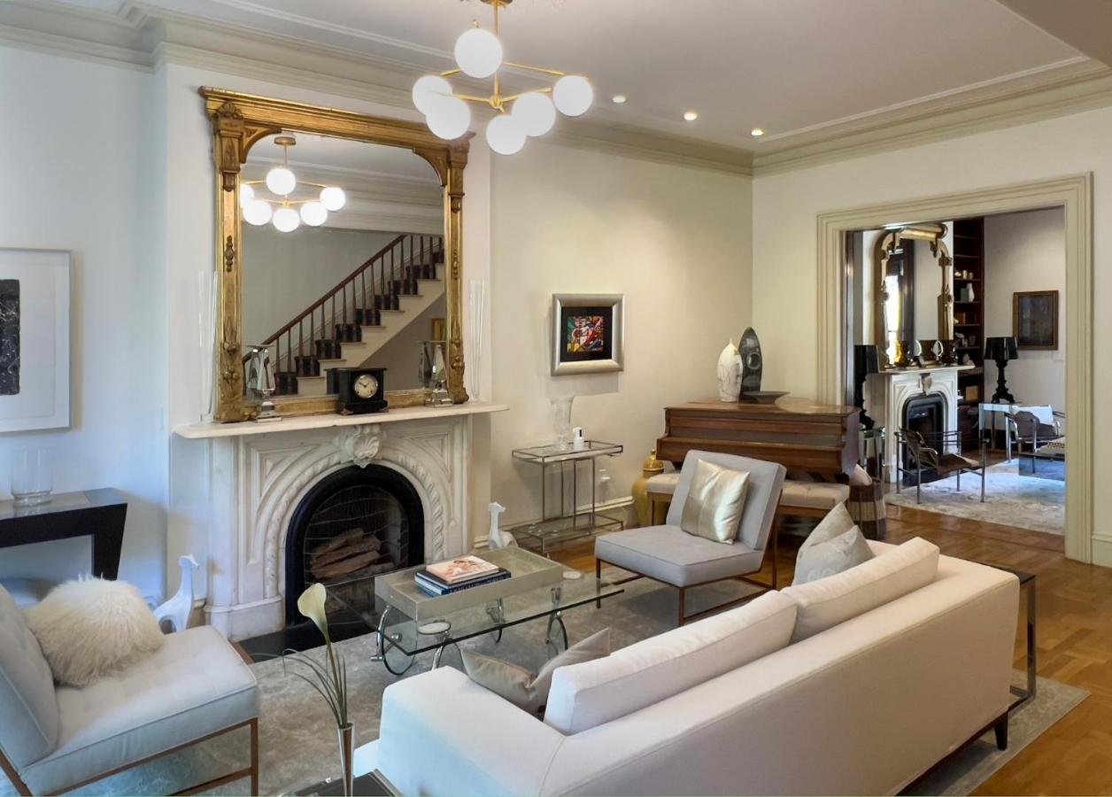 | Clarendon Square