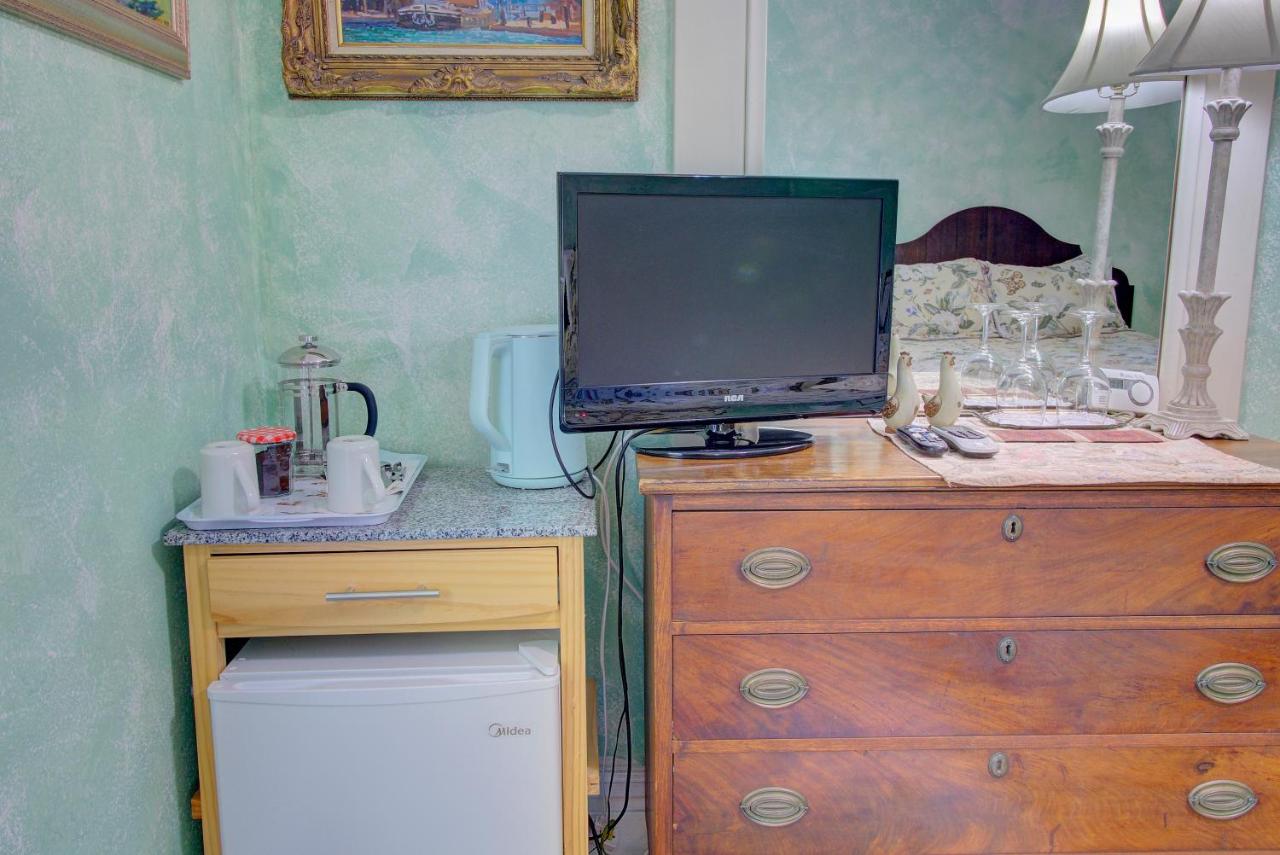 | Secret Garden Inn & Cottages
