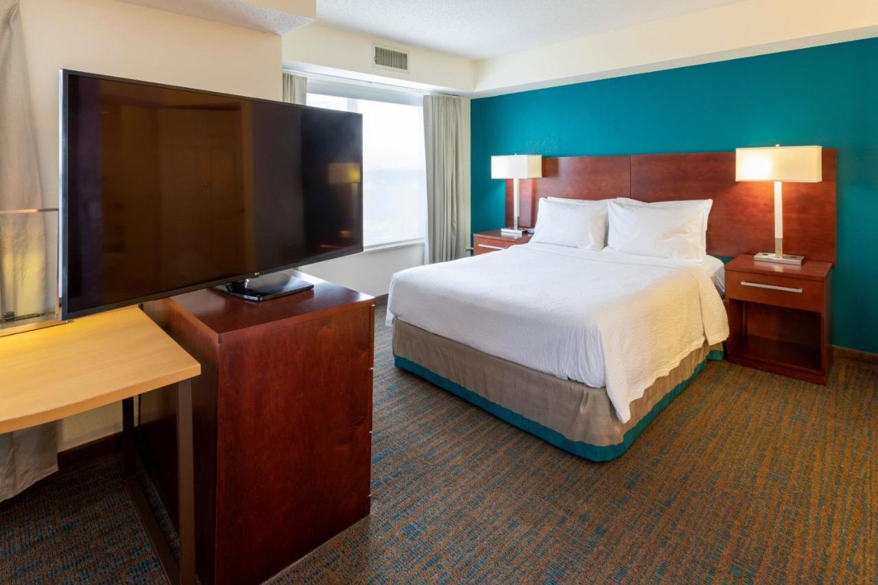 Queen Studio with Sofa Bed at Residence Inn by Marriott Minneapolis St. Paul/Roseville