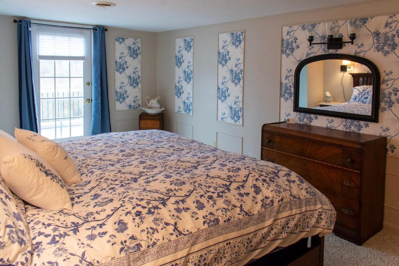  | Hudson Manor Bed & Breakfast