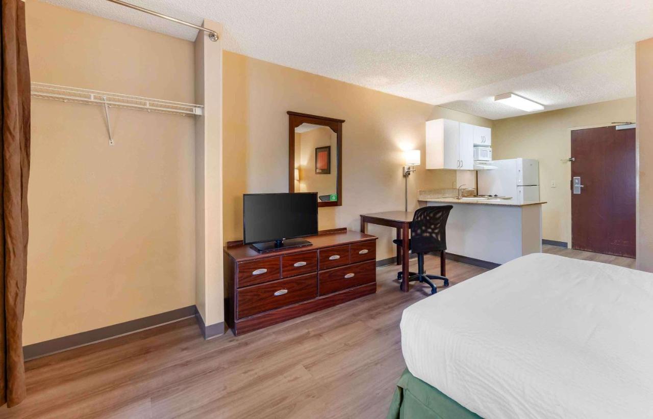 Queen Studio - Non-Smoking at Extended Stay America Suites Los Angeles Ontario Airport