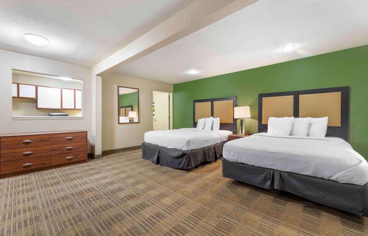 Deluxe Studio with Two Queen Beds - Non-Smoking at Extended Stay America Select Suites Atlanta Alpharetta Norpt