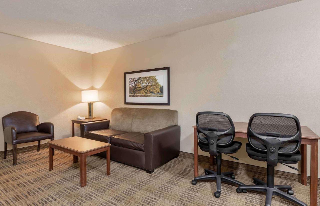 Deluxe Studio with Two Queen Beds - Non-Smoking at Extended Stay America Select Suites Atlanta Alpharetta Norpt