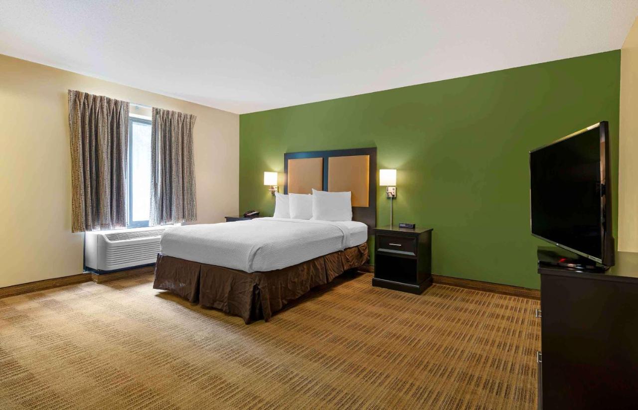 Deluxe Studio with 1 Queen Bed - Non-Smoking at Extended Stay America Select Suites Atlanta Alpharetta Norpt