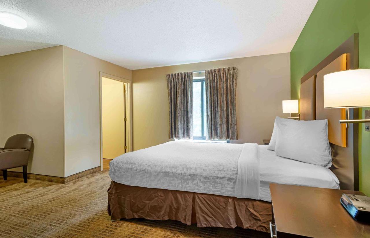 Deluxe Studio with 1 Queen Bed - Non-Smoking at Extended Stay America Select Suites Atlanta Alpharetta Norpt