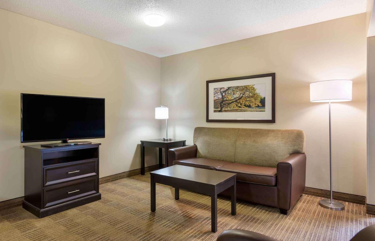 Deluxe Studio with 1 Queen Bed - Non-Smoking at Extended Stay America Select Suites Atlanta Alpharetta Norpt