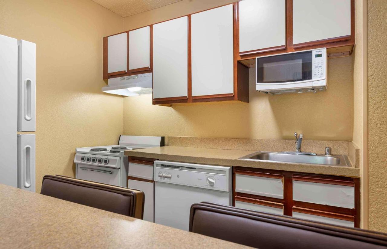 Deluxe Studio with 1 Queen Bed - Non-Smoking at Extended Stay America Select Suites Atlanta Alpharetta Norpt
