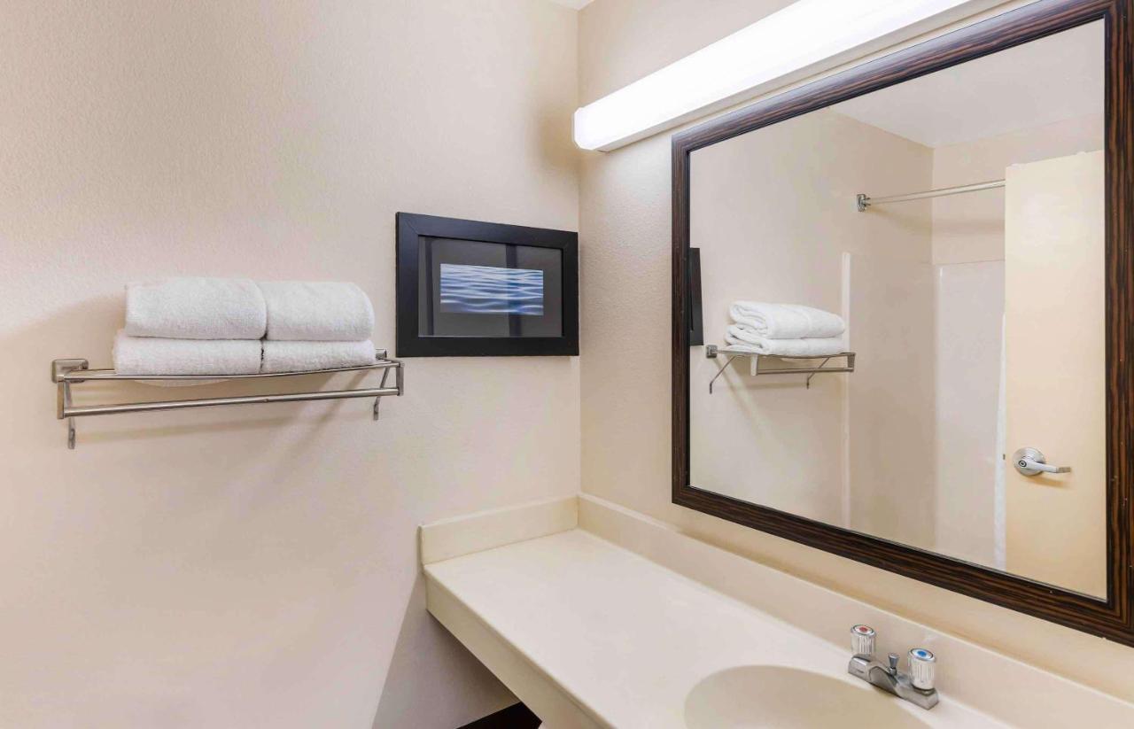 Queen Studio - Non-Smoking at Extended Stay America Suites Los Angeles Ontario Airport