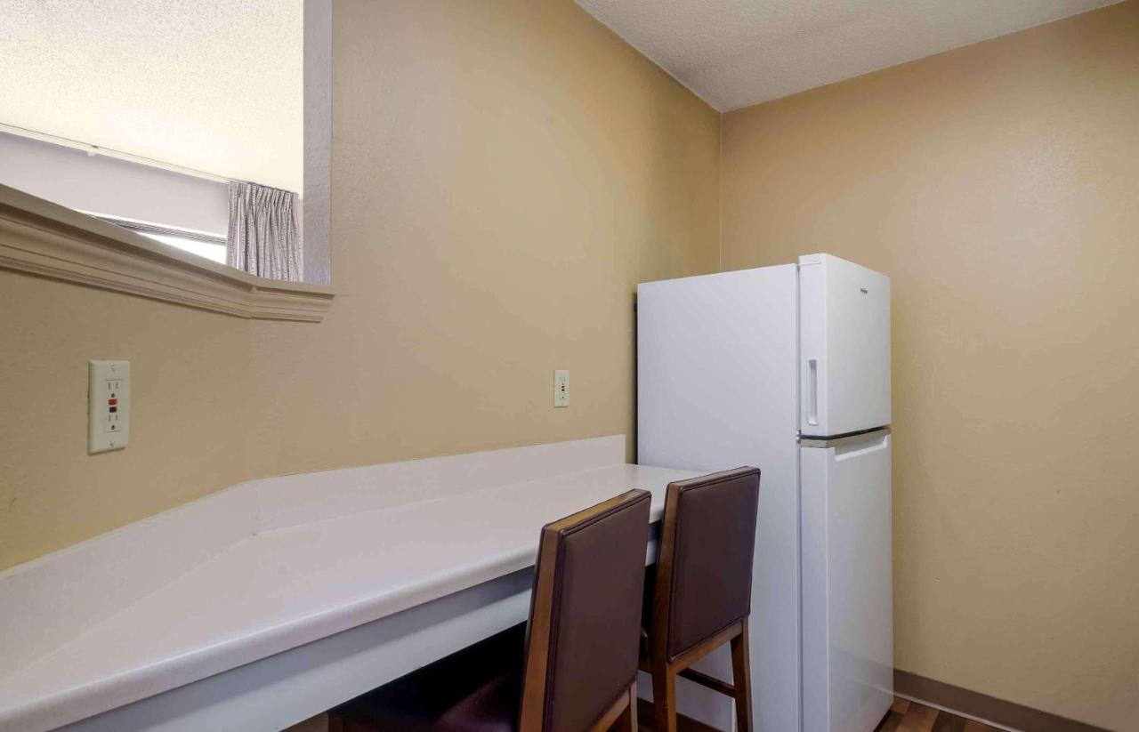 Deluxe Studio with 1 Queen Bed - Non-Smoking at Extended Stay America Suites Tampa Airport Memorial Hwy
