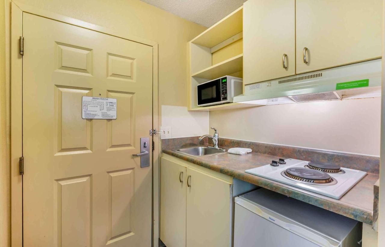 Queen Studio - Non-Smoking at Extended Stay America Select Suites - Destin - US 98 - Emerald Coast Pkwy.