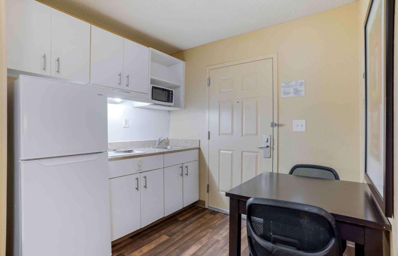 Deluxe Studio with One King Bed - Non-Smoking at Extended Stay America Select Suites - Destin - US 98 - Emerald Coast Pkwy.