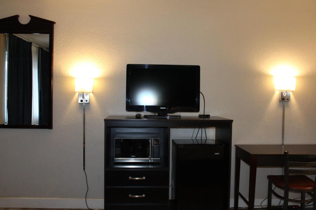 | Days Inn by Wyndham Wrightstown