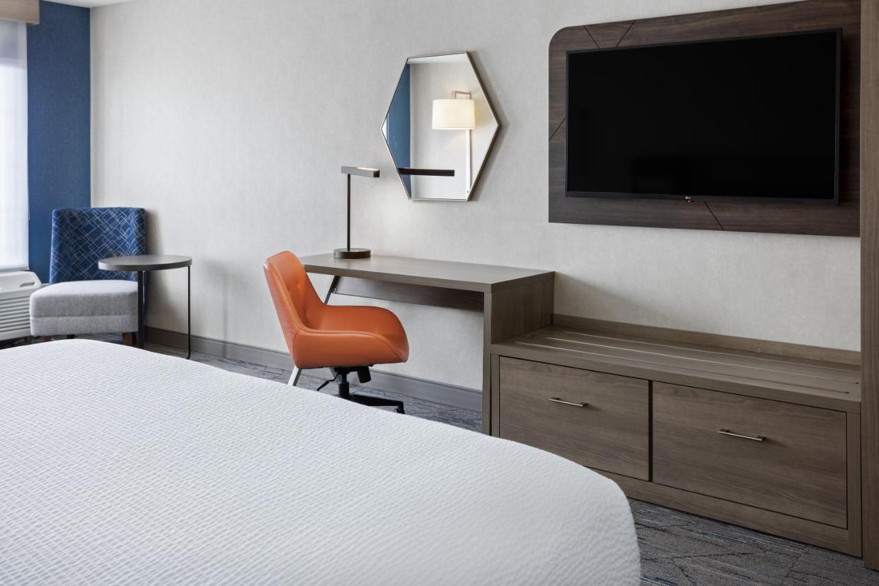 King Room - Non-Smoking at Holiday Inn Express Hotel & Suites Brattleboro by IHG