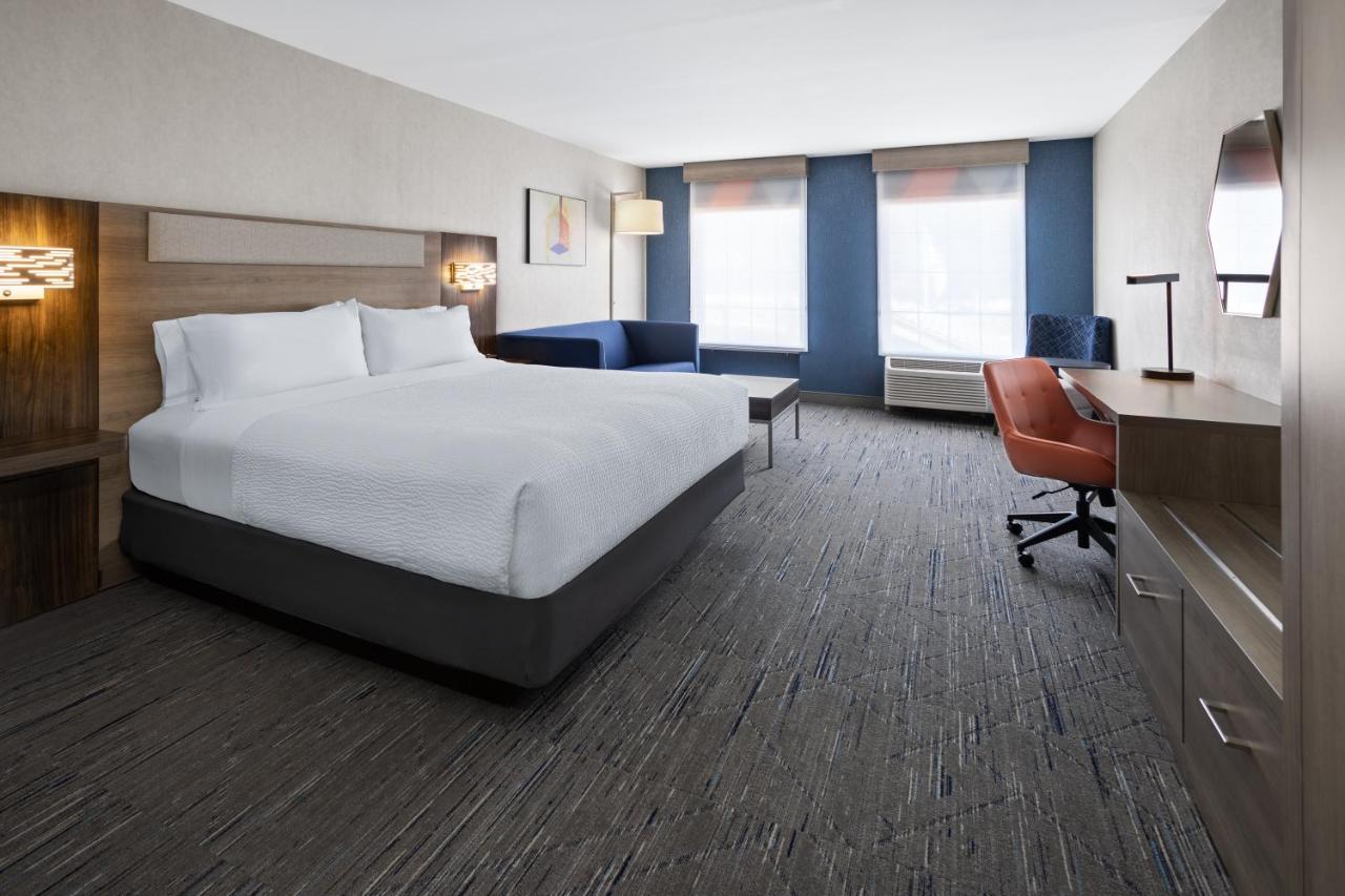 | Holiday Inn Express Hotel & Suites Brattleboro, an IHG Hotel