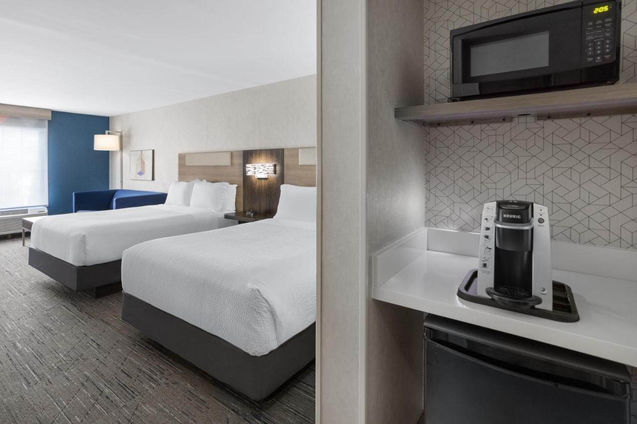 Suite - Hearing Accessible - Non-Smoking at Holiday Inn Express Hotel & Suites Brattleboro by IHG