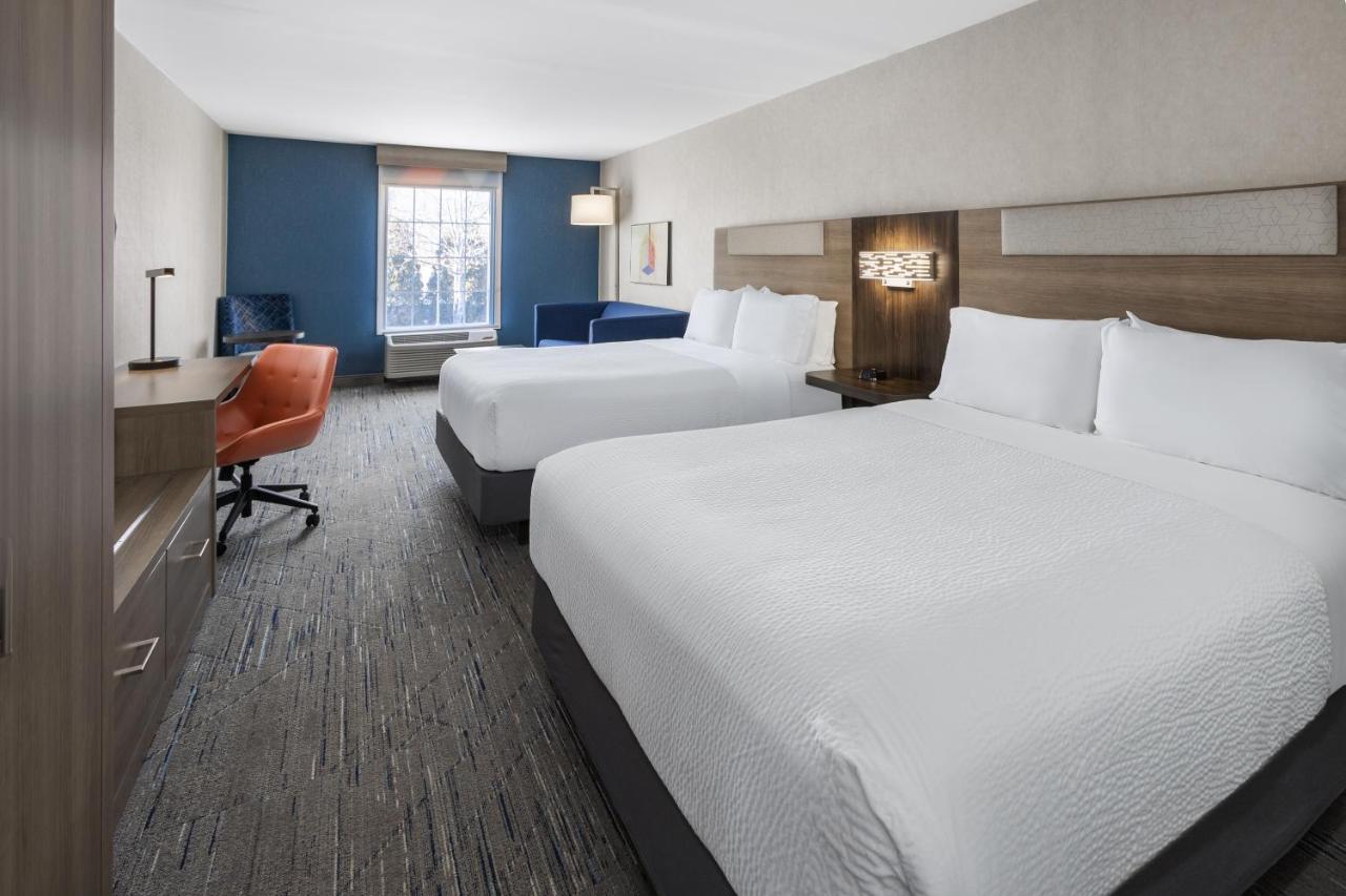 Suite - Hearing Accessible - Non-Smoking at Holiday Inn Express Hotel & Suites Brattleboro by IHG