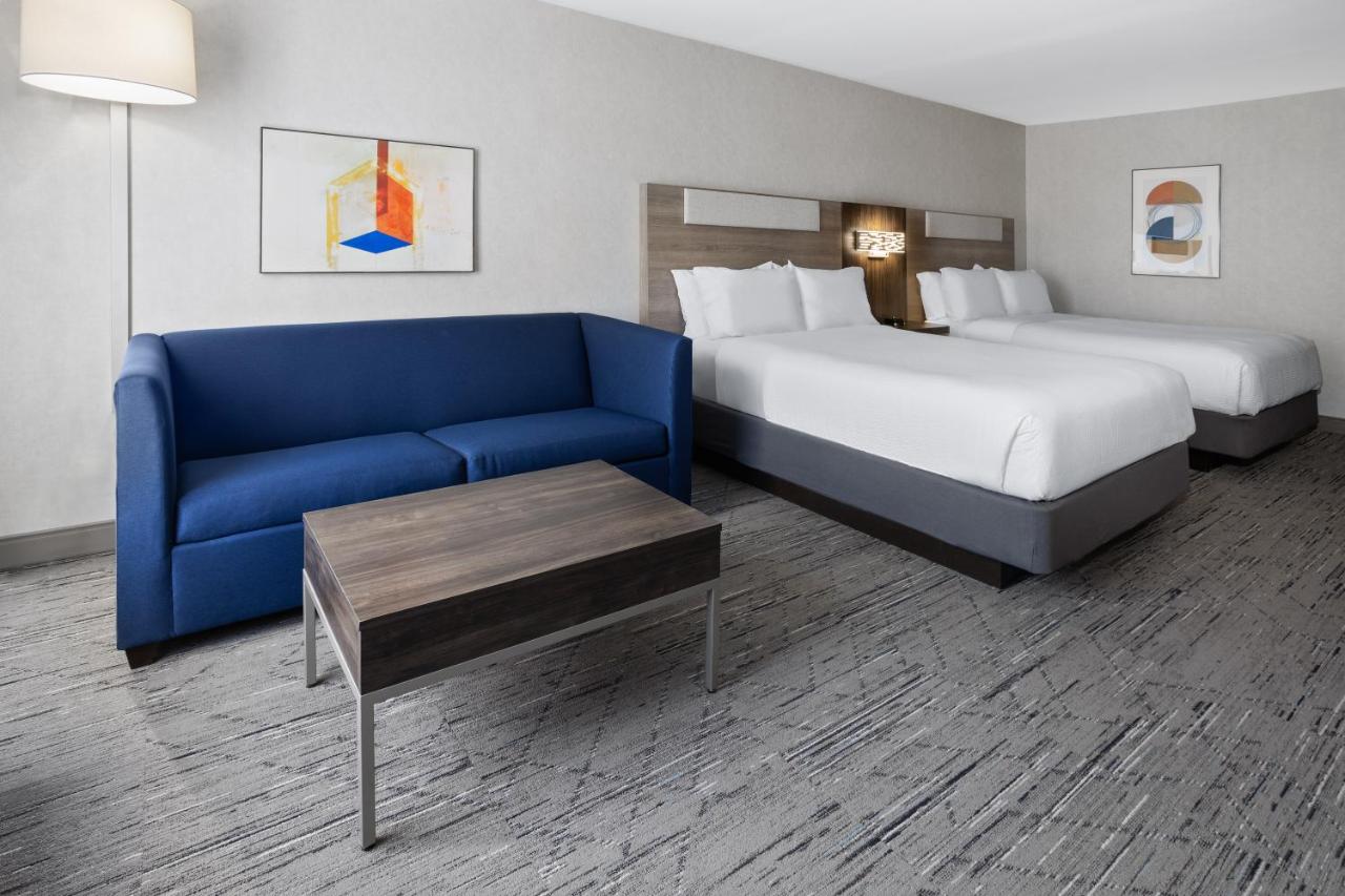 Suite - Hearing Accessible - Non-Smoking at Holiday Inn Express Hotel & Suites Brattleboro by IHG