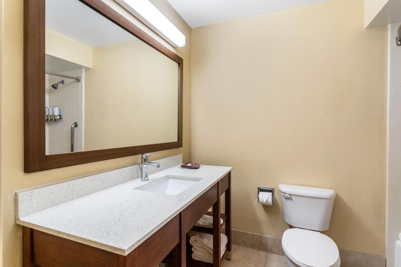 Double Suite at Comfort Suites Bush Intercontinental Airport