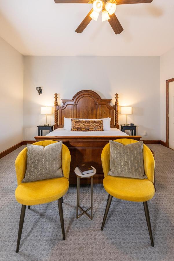  | Hillside Inn