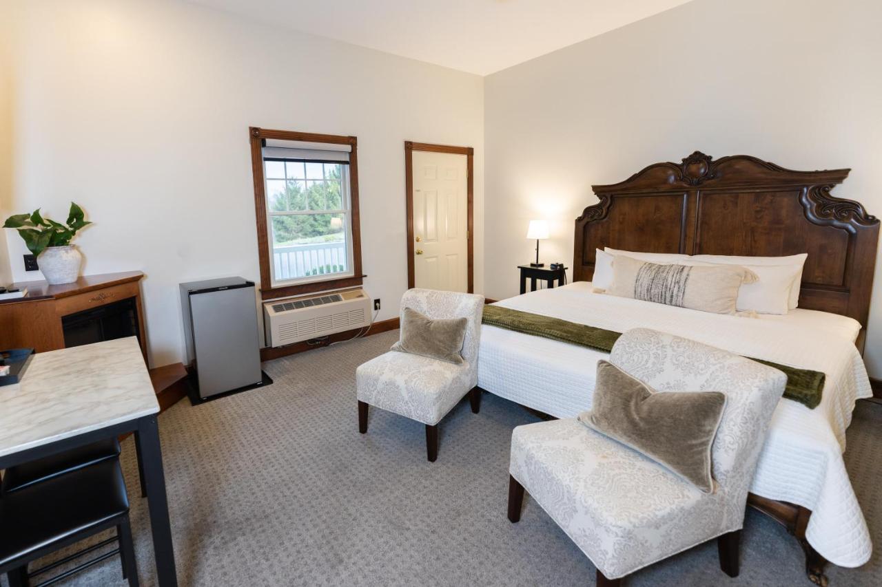  | Hillside Inn