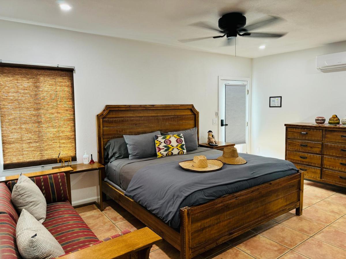 Deluxe King Studio at Mi Kasa Hot Springs 420, Adults only, Clothing Optional