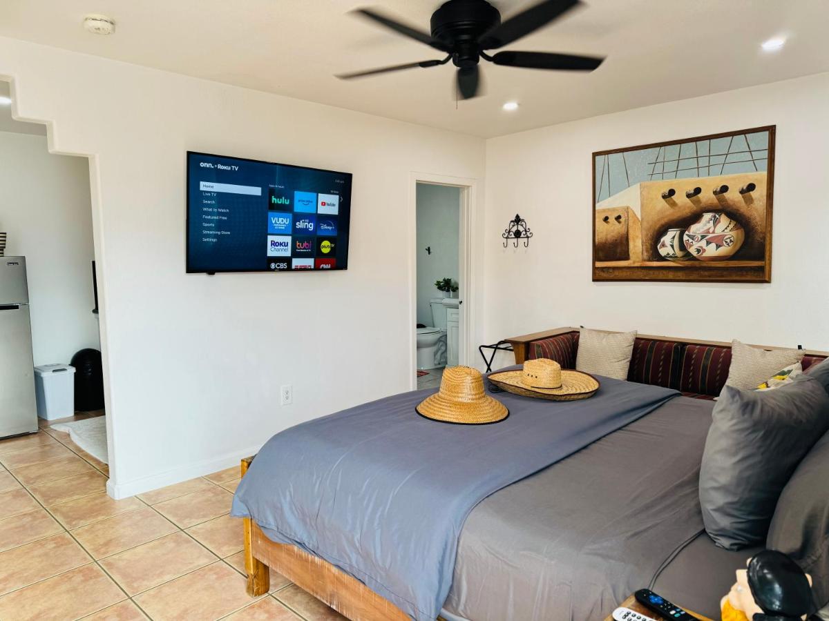 Deluxe King Studio at Mi Kasa Hot Springs 420, Adults only, Clothing Optional