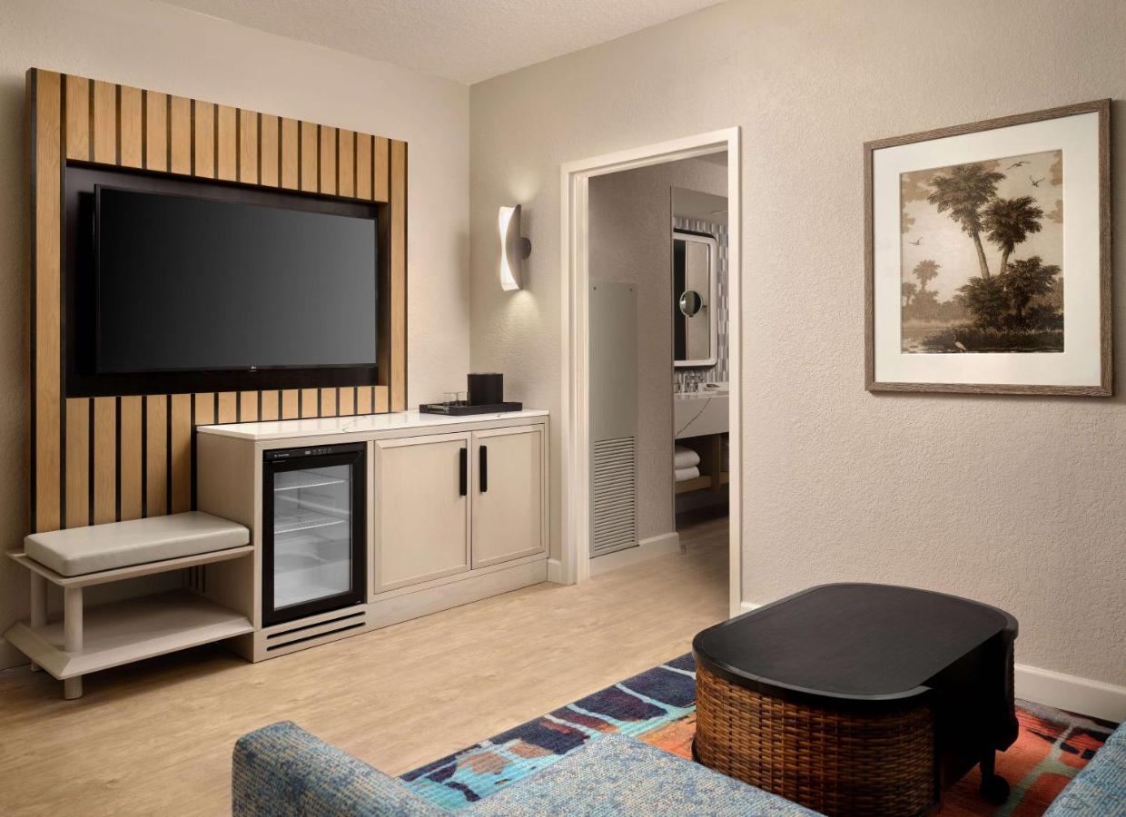 Deluxe King Suite at Caribe Royale Orlando, WorldHotels Elite
