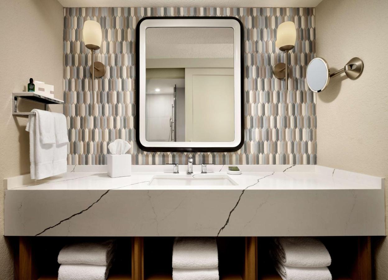 Deluxe King Suite at Caribe Royale Orlando, WorldHotels Elite