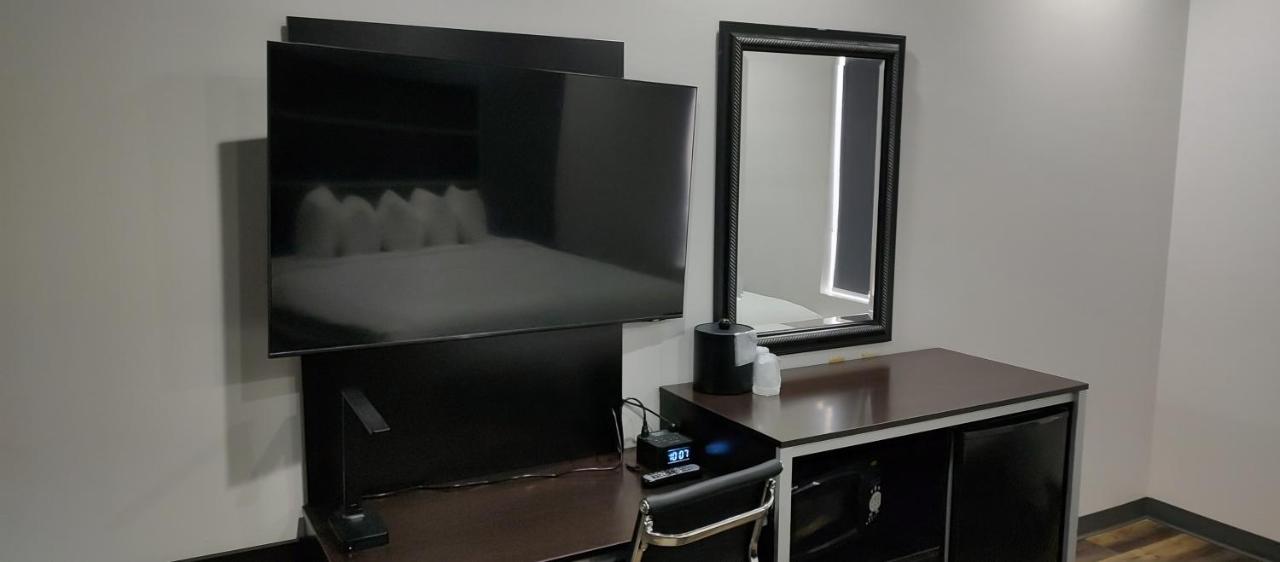 | Sans Boutique Hotel & Suites