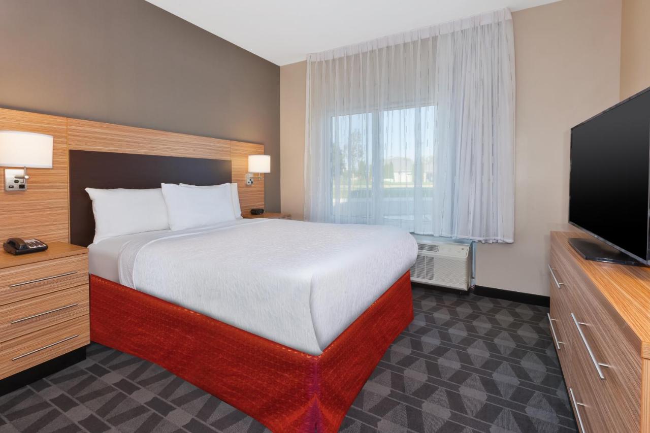 1 Bedroom Suite, 1 Queen, Sofa bed at TownePlace Suites by Marriott Grand Rapids Airport Southeast