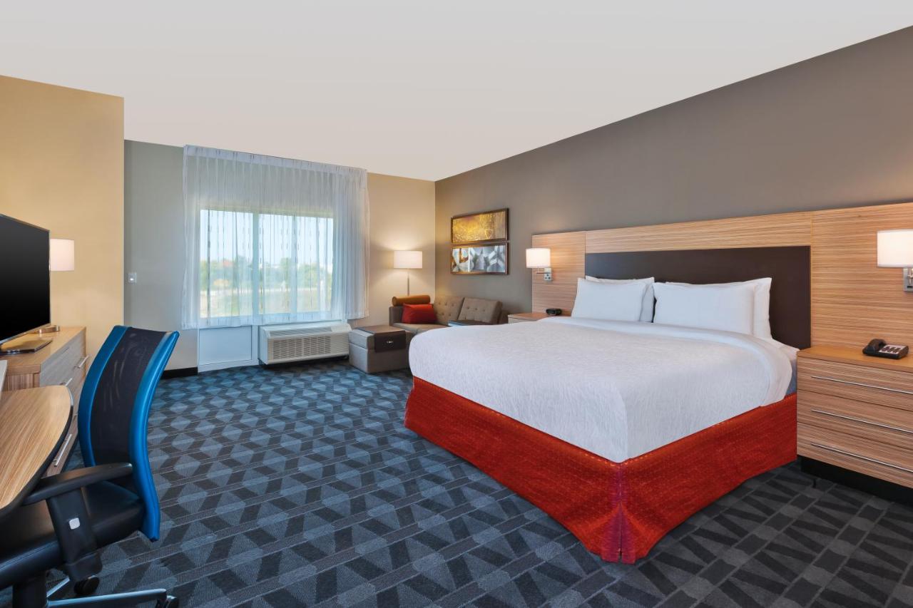 Studio, 1 King, Sofa bed at TownePlace Suites by Marriott Grand Rapids Airport Southeast