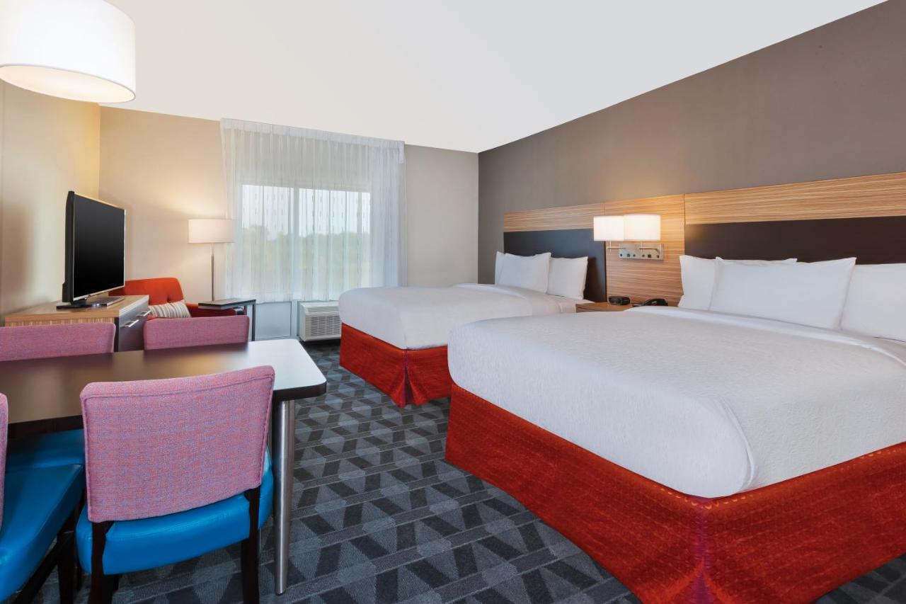 Studio, 2 Queen at TownePlace Suites by Marriott Grand Rapids Airport Southeast