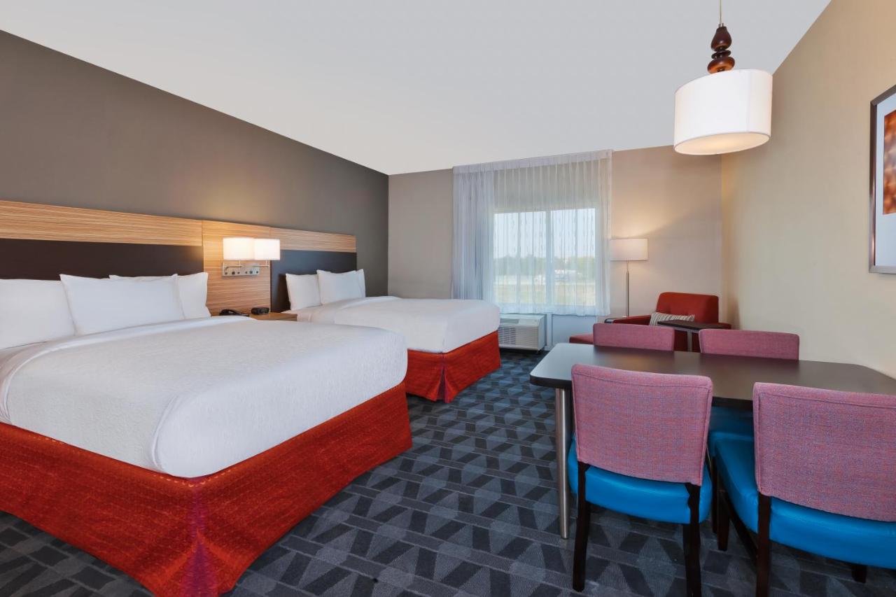 Studio, 2 Queen at TownePlace Suites by Marriott Grand Rapids Airport Southeast