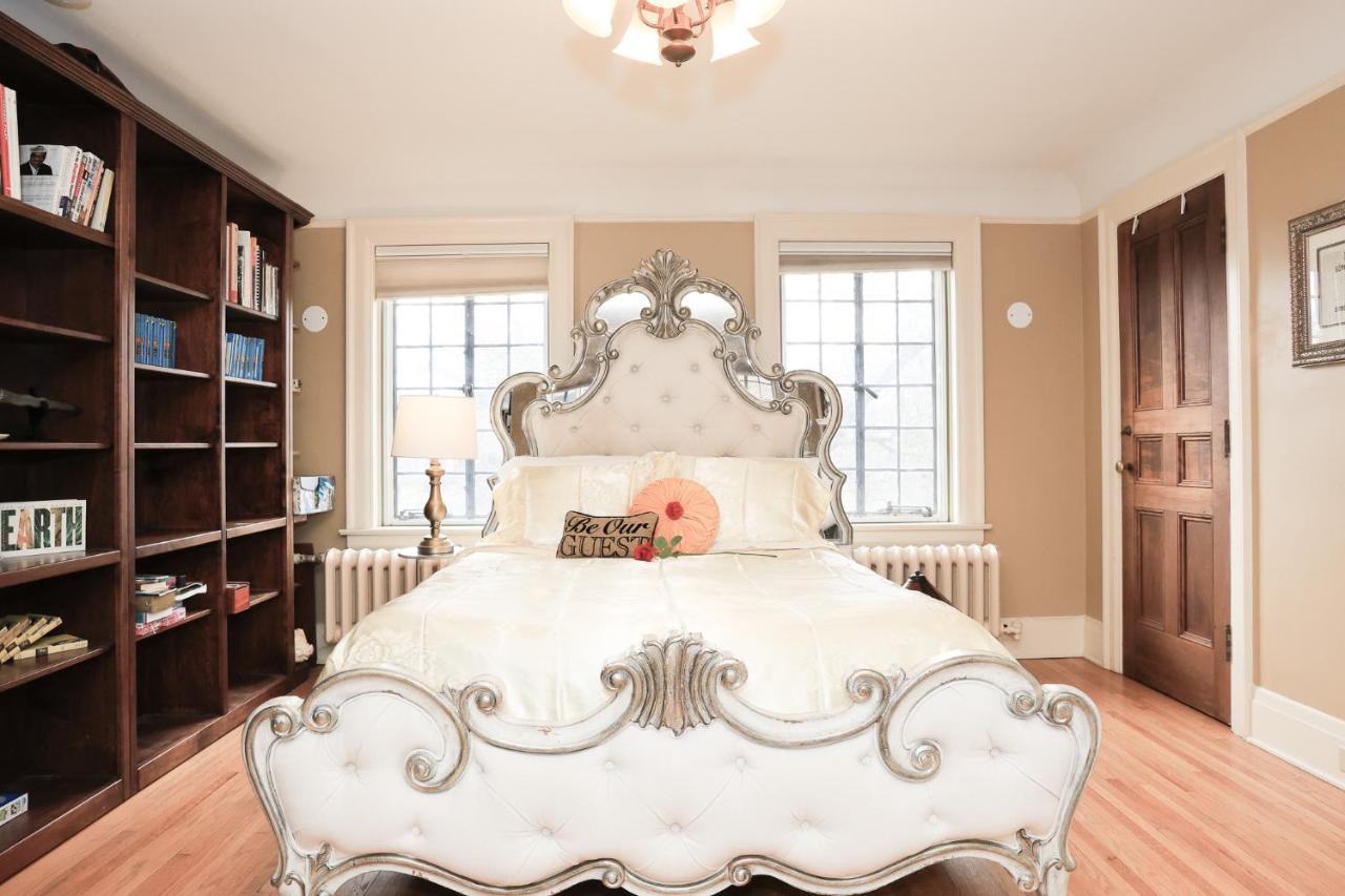 | Stone Chalet Bed & Breakfast Inn