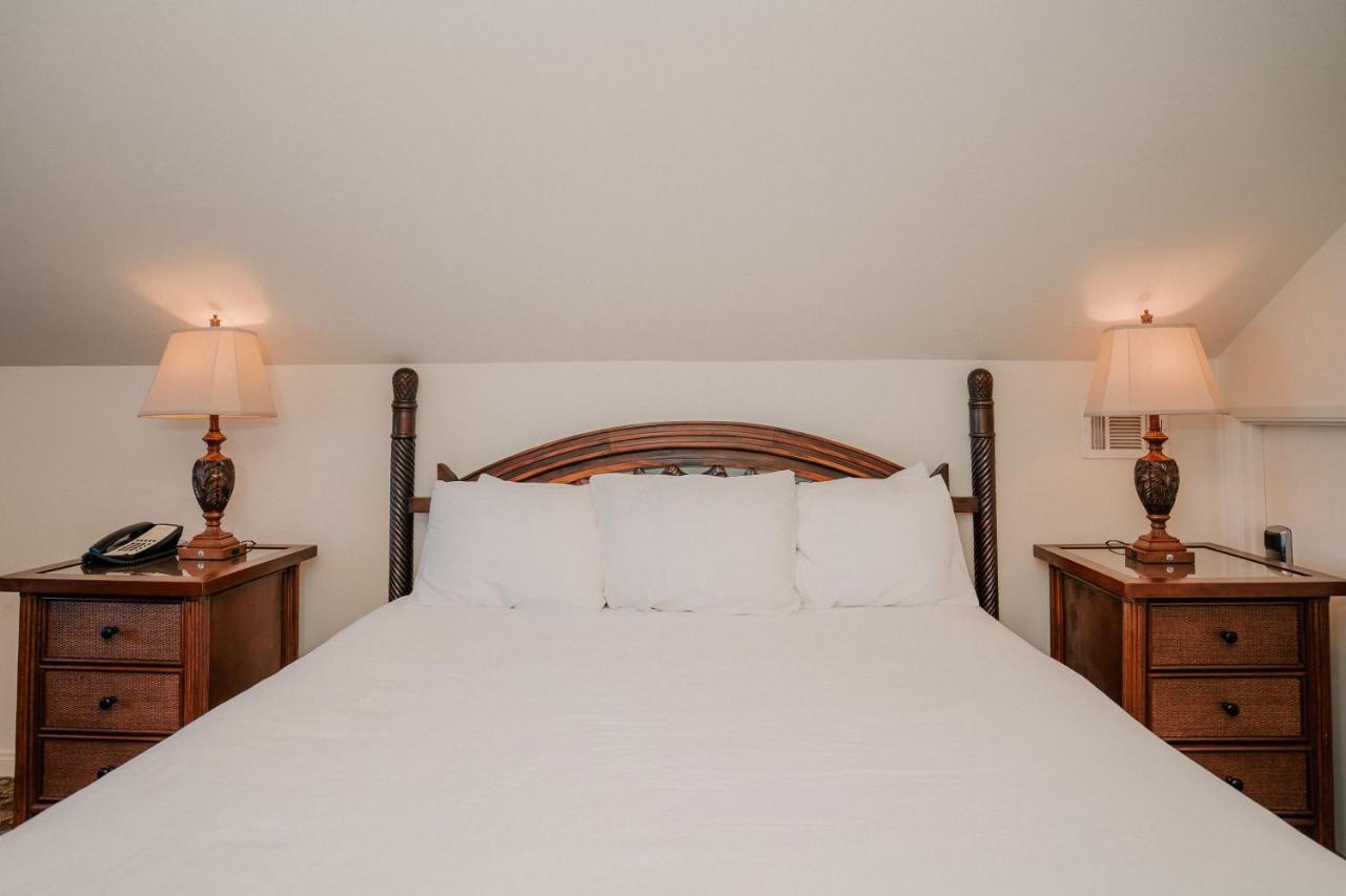 Superior Suite with Sea View at Pantai Inn