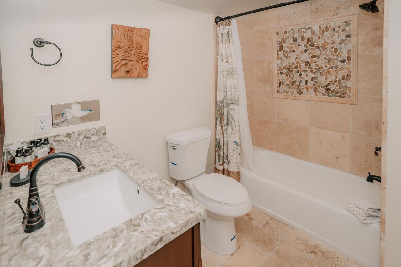 Superior Suite with Sea View at Pantai Inn