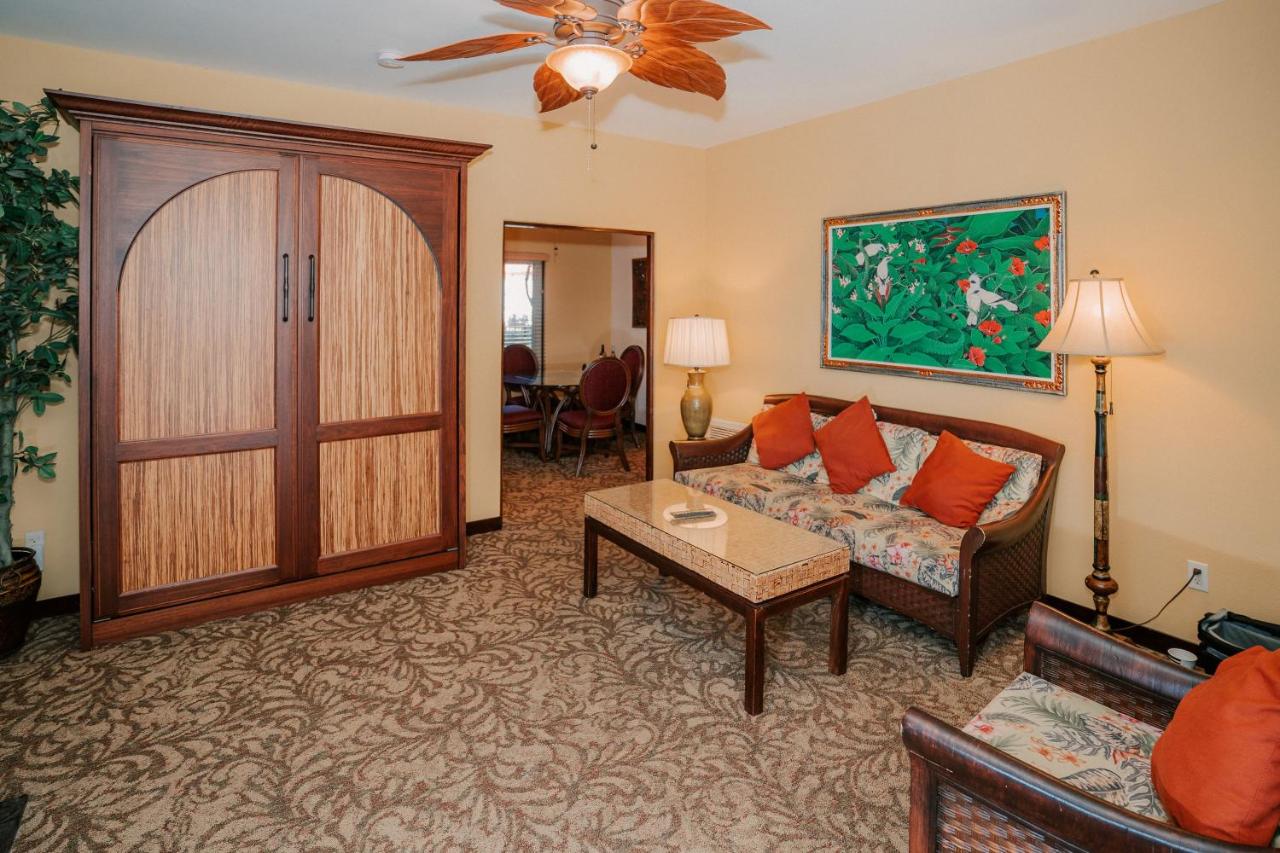 Suite at Pantai Inn