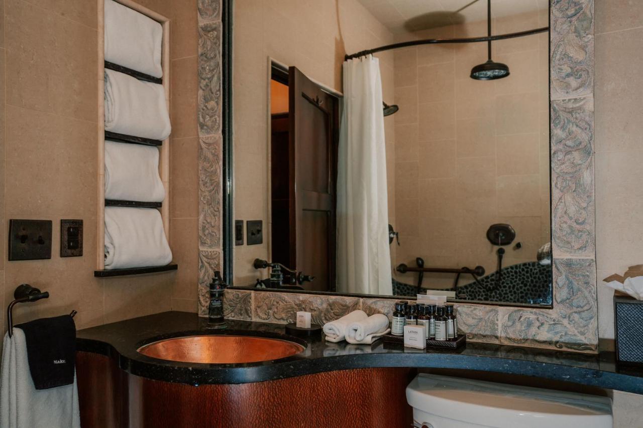 Suite at Pantai Inn