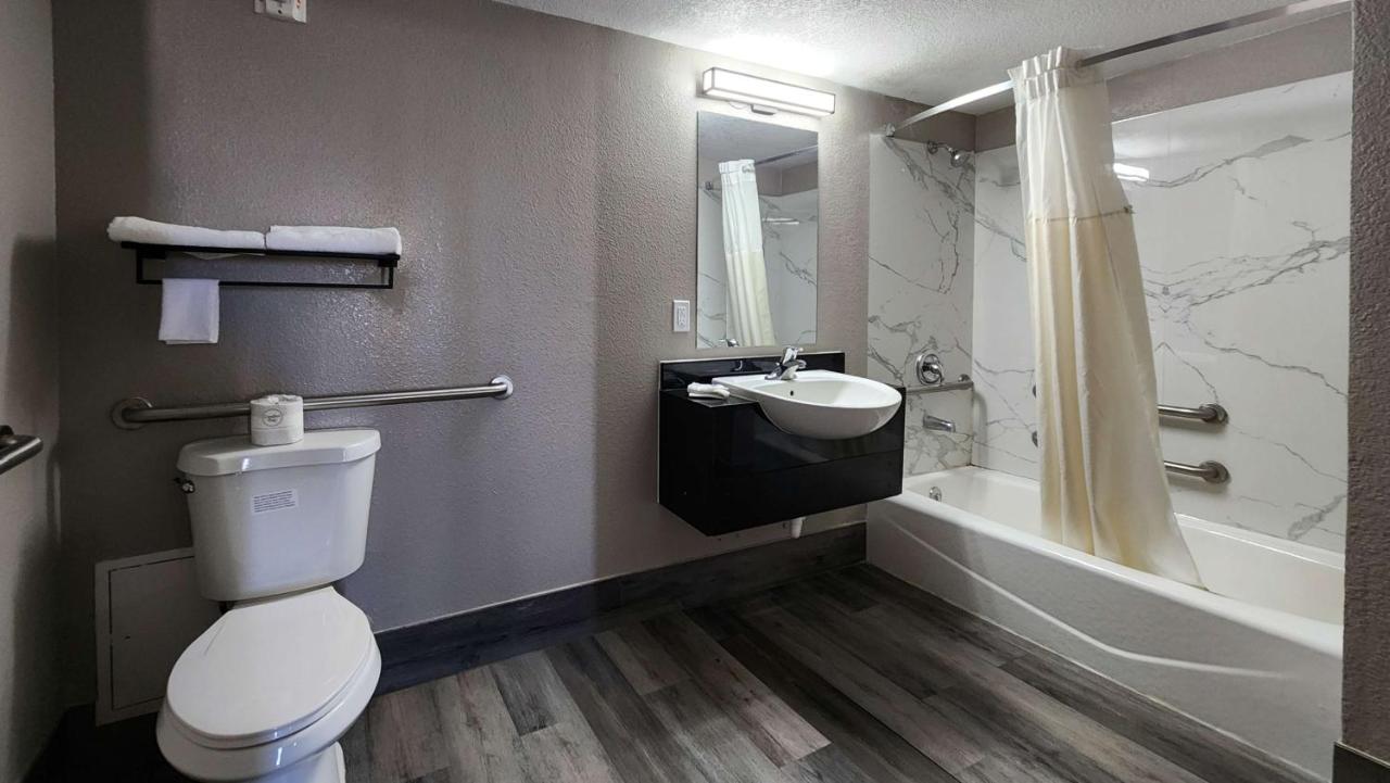 Queen Room with Two Queen Beds - Disability Access - Non-Smoking at Motel 6 Houston, Tx-Medical Center/Reliant Park