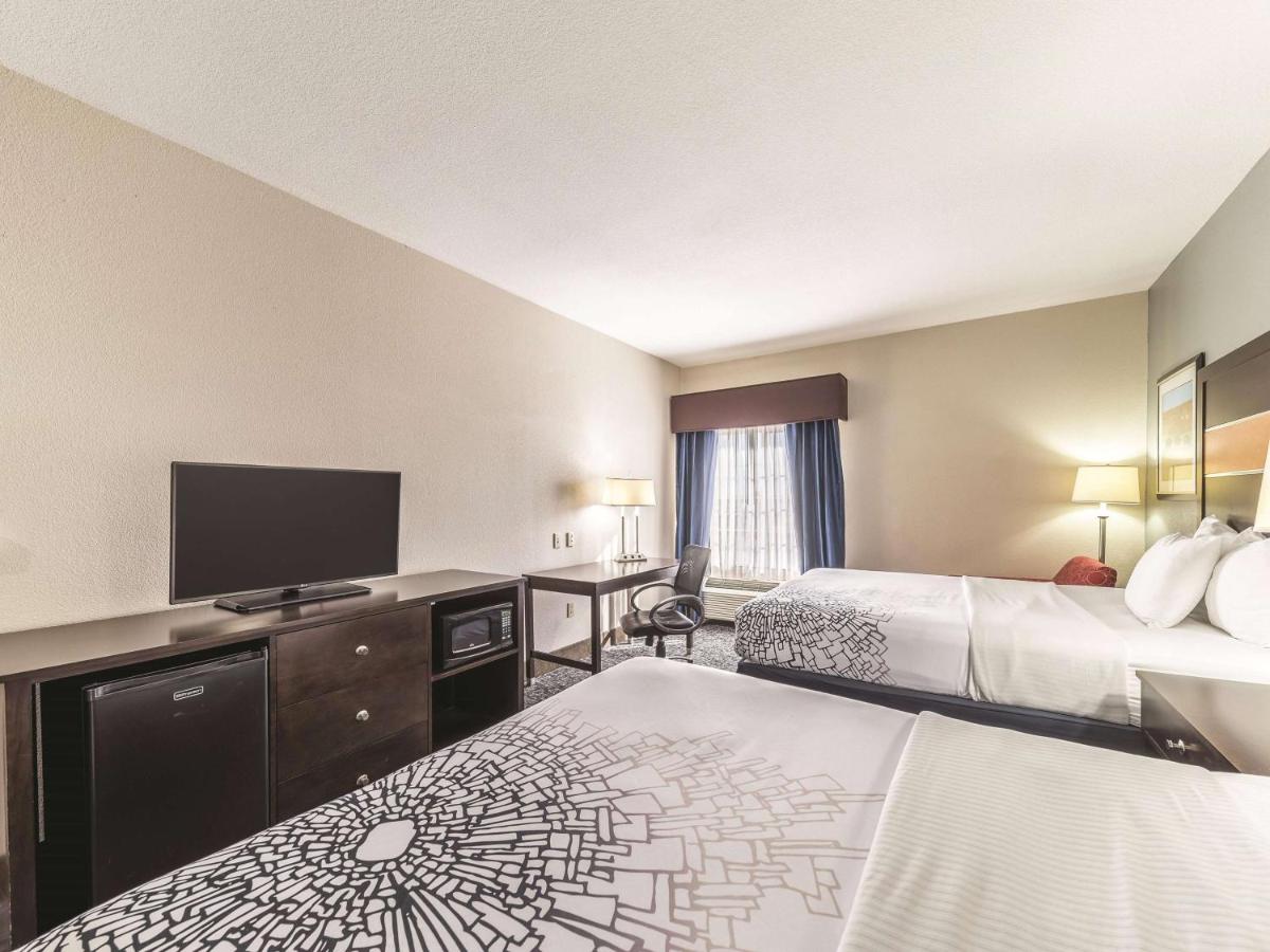 Deluxe Queen Room with Two Queen Beds at La Quinta Inn & Suites by Wyndham Tulsa - Catoosa Route 66