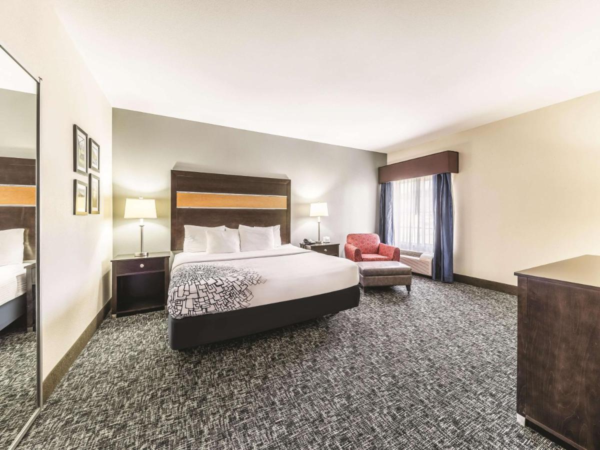 Deluxe Two-Room King Suite - Mobility Access/Non-Smoking at La Quinta Inn & Suites by Wyndham Tulsa - Catoosa Route 66