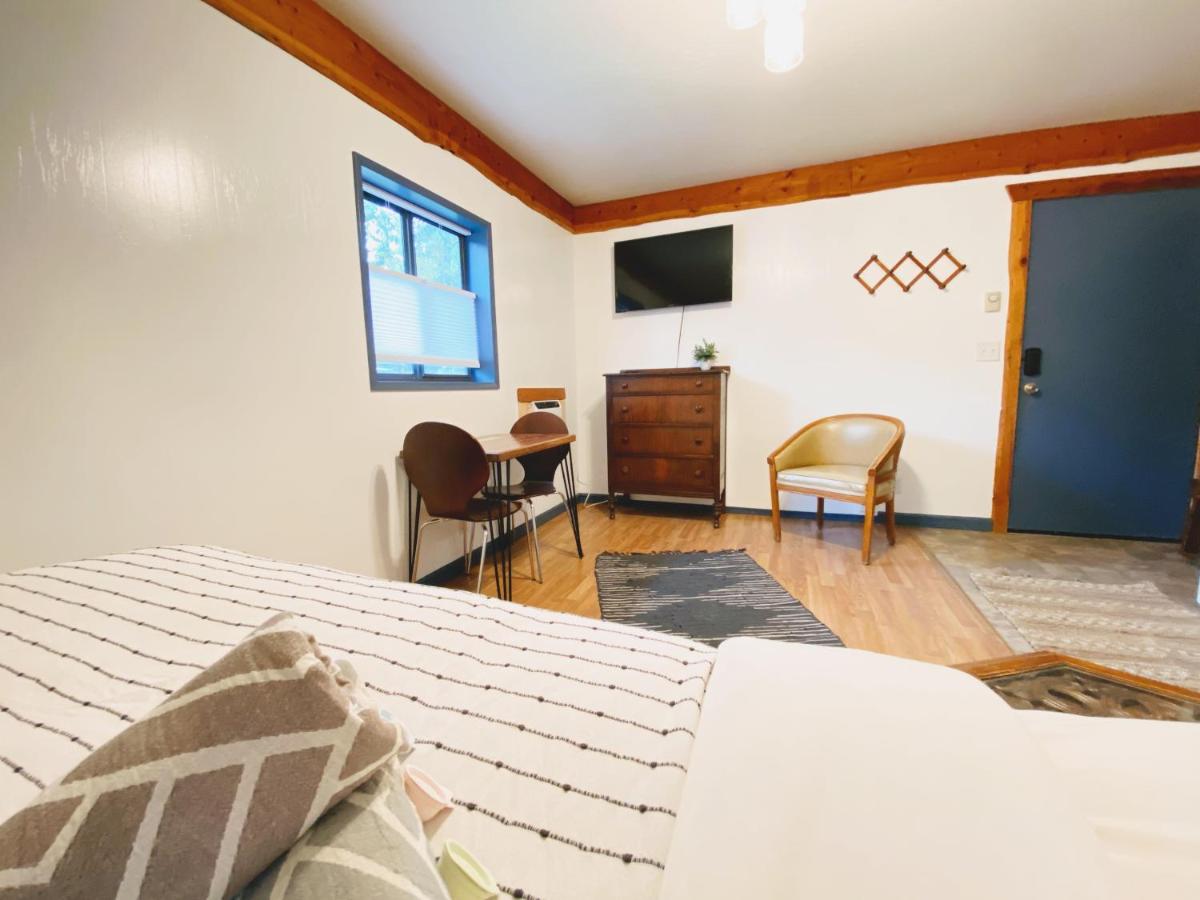 | Flathead Lake Resort