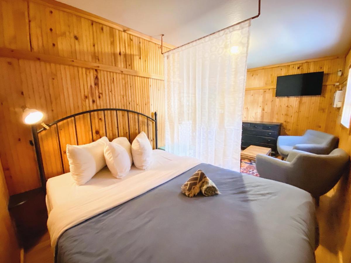 | Flathead Lake Resort