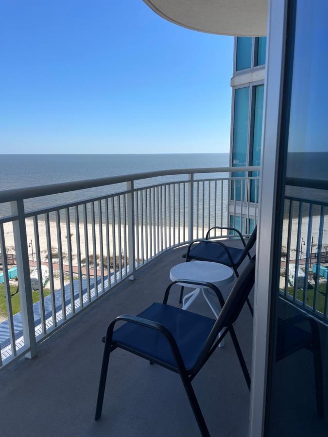 Studio Deluxe, Partial Ocean View at Days Inn by Wyndham Biloxi Beach