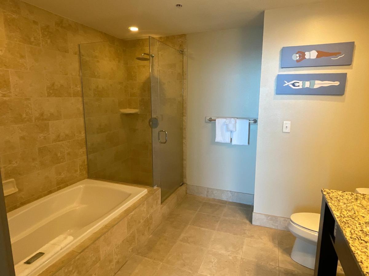 Two Bedroom Two Bathroom Suite, Partial Ocean View at Days Inn by Wyndham Biloxi Beach