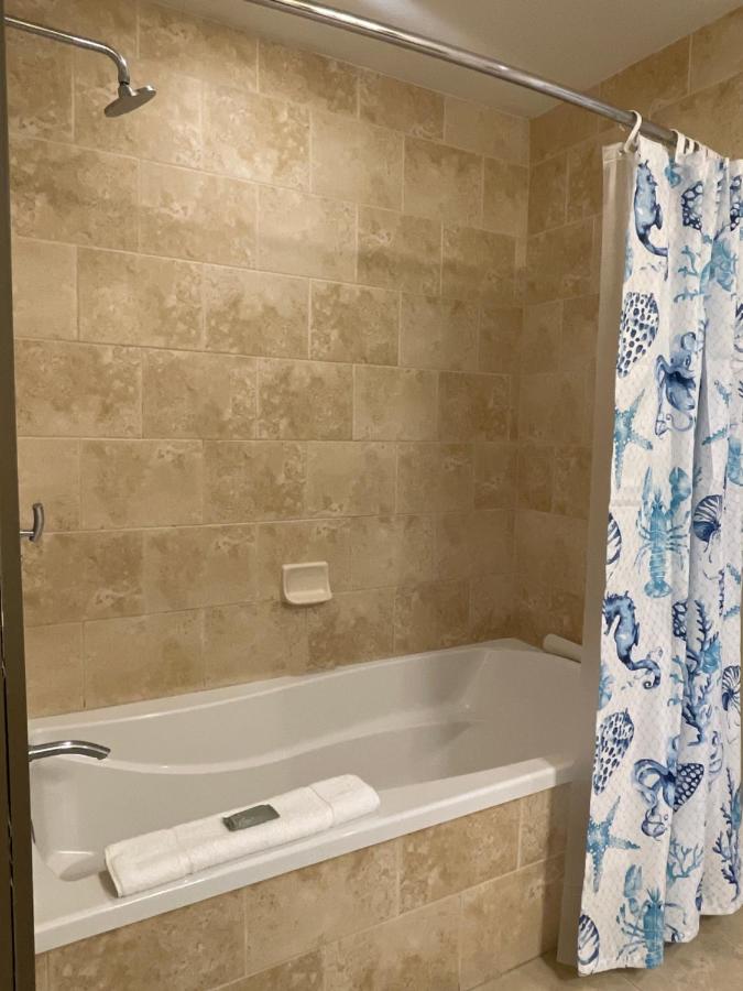 One Bedroom Deluxe Suite, Partial Ocean View at Days Inn by Wyndham Biloxi Beach