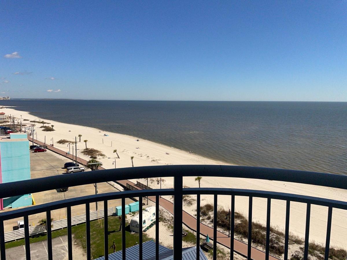 One Bedroom Deluxe Suite, Partial Ocean View at Days Inn by Wyndham Biloxi Beach